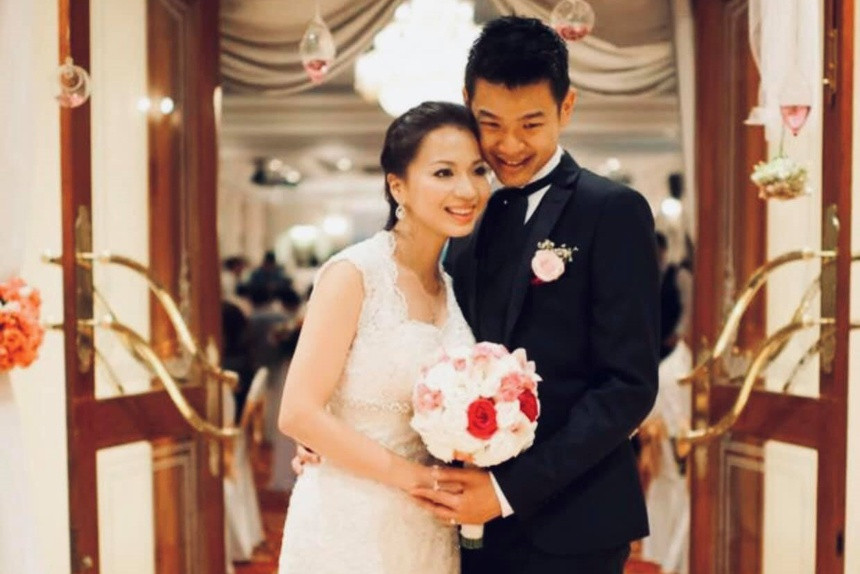 Tại Olympia năm đầu tiên, Trần Ngọc Minh, cựu học sinh THPT chuyên Nguyễn Bỉnh Khiêm, Vĩnh Long, giành chức vô địch với 325 điểm. Sau khi nhận phần thưởng, cô theo học chương trình kỹ sư chuyên ngành Viễn thông và Công nghệ Thông tin tại Đại học Swinburne (Australia). Tốt nghiệp với kết quả thuộc top 5% xuất sắc, cô được trao học bổng toàn phần cho chương trình đào tạo bậc tiến sĩ chuyên ngành Mạng Thông tin của Swinburne. Năm 2013, Ngọc Minh lập gia đình. Trong Gala 20 năm của Olympia, nhà báo Tạ Bích Loan tiết lộ quán quân Olympia năm đầu tiên hiện sinh sống và làm việc cho một công ty viễn thông tại thành phố Melbourne. (Ảnh: Fanpage Olympia)