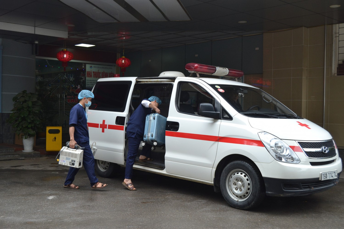 Sau cấp cứu, bệnh nhân được chuyển tới Viện Bỏng Quốc gia (Hà Nội) để tiếp tục điều trị. Hiện V. qua cơn nguy kịch, dần ổn định sức khỏe và được theo dõi, điều trị tại khoa Nhi. Tuy nhiên, các bác sĩ dự kiến thời gian điều trị của bệnh nhân còn kéo dài cho diện tích bỏng khá rộng. (Ảnh: minh họa)