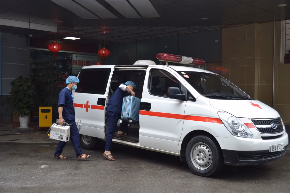 Sau cấp cứu, bệnh nhân được chuyển tới Viện Bỏng Quốc gia (Hà Nội) để tiếp tục điều trị. Hiện V. qua cơn nguy kịch, dần ổn định sức khỏe và được theo dõi, điều trị tại khoa Nhi. Tuy nhiên, các bác sĩ dự kiến thời gian điều trị của bệnh nhân còn kéo dài cho diện tích bỏng khá rộng. (Ảnh: minh họa)