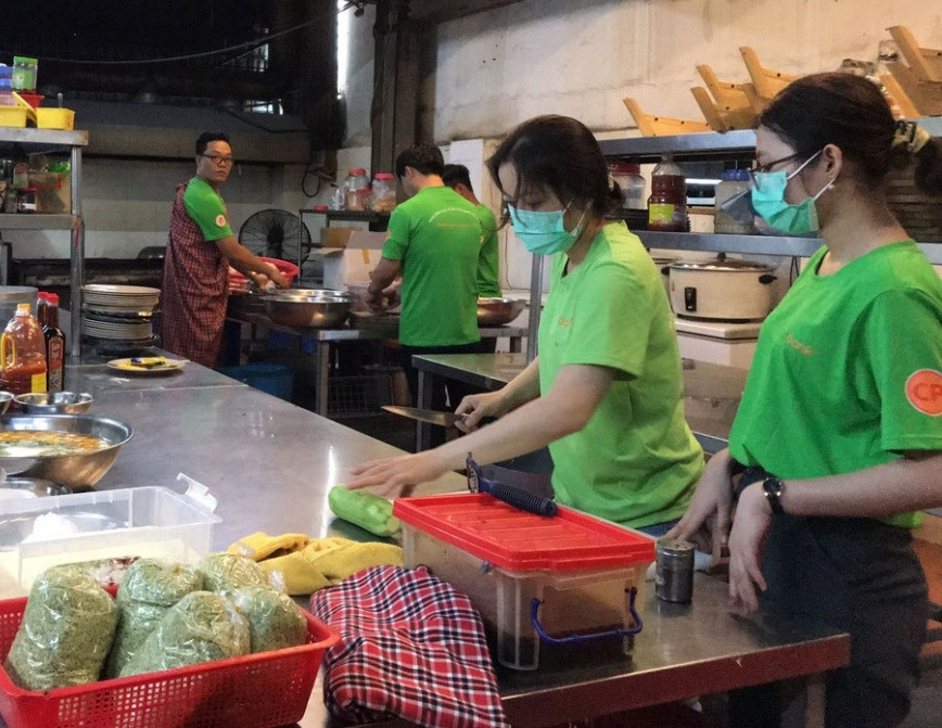 Nha hang ban com gia tu... 0 dong cho nguoi kho khan