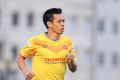 Van Quyet bi cam thi dau 2 tran