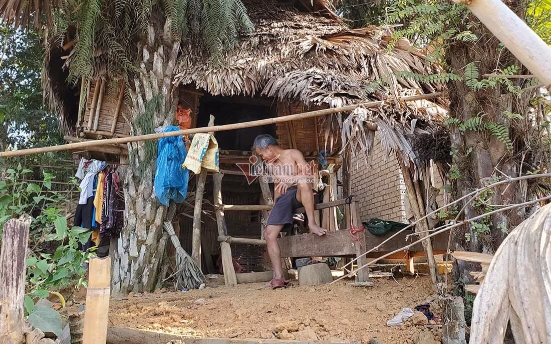 Chu tich Mat tran xa ky khong nhan tien cua ho ngheo o Nghe An