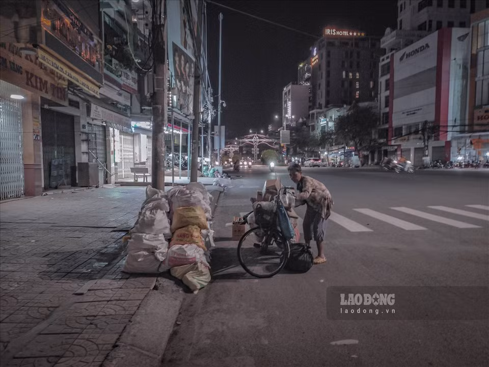 Nhung phan nguoi nhoc nhan muu sinh trong dem toi