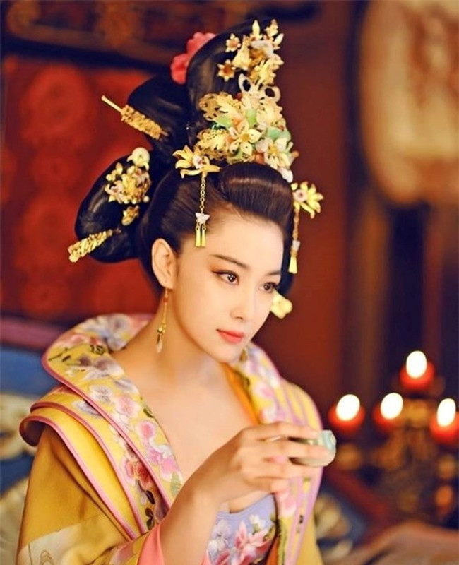 Phùng Tiểu Liên được Hoàng đế sủng ái.