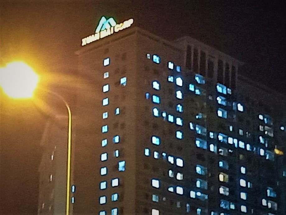 Me be gai roi tu tang 24 xuong dat tu vong gao khoc tham thiet goi ten con-Hinh-3