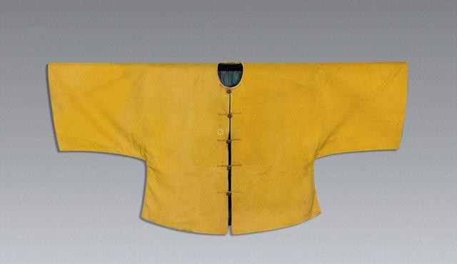 Trên đường đi, Cung Bảo Điền và Ân Phúc "trổ tài" võ nghệ cao siêu, nhiều lần đánh lui kẻ cướp. Họ đã hộ tống Từ Hi Thái hậu và hoàng đế Quang Tự đến Tây An an toàn. Với công lao to lớn này, Cung Bảo Điền được ban thưởng "Hoàng mã quái".