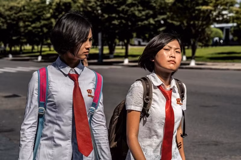 Vẻ đẹp trong trẻo của 2 nữ sinh Triều Tiên.