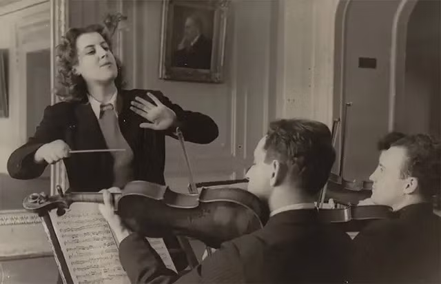 Một lớp học tại Nhạc viện Leningrad.