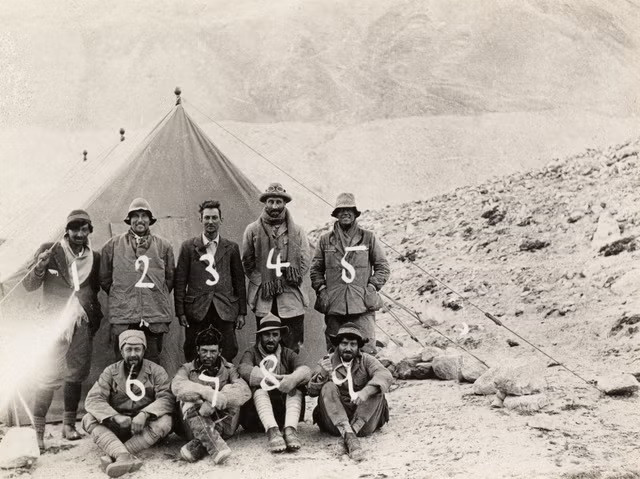 Một số người nghi ngờ đây có thể là bằng chứng cho thấy ông George và bạn đồng hành đã lên đến đỉnh Everest và thiệt mạng trên đường quay về. Ảnh: Royal Geographical Society via G.