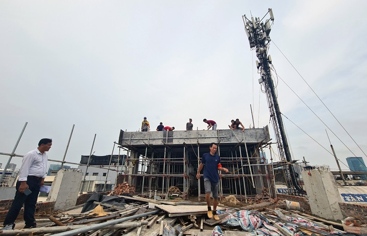 Toàn cảnh quá trình cưỡng chế, phá dỡ phần công trình vi phạm trật tự xây dựng số 123 Nguyễn Khang.