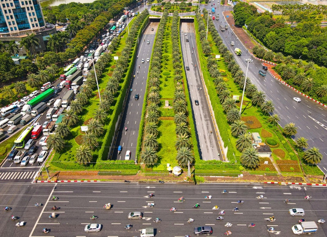 “Sốt xình xịch” với bức tường xanh mướt giữa lòng Hà Nội “Sot xinh xich” voi buc tuong xanh muot giua long Ha Noi