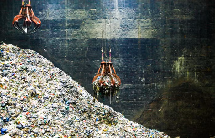 "Theo thoả thuận với EVN về mua bán điện, trong giai đoạn chạy thử, điện sẽ không được thanh toán. Tuy nhiên, điện sẽ được dùng để phục vụ các công việc của nhà máy... Việc phát điện thương mại còn phụ thuộc vào nhiều vấn đề phụ trợ khác như hồ sơ nghiệm thu xây dựng, phòng cháy…”, ông Cường nói.