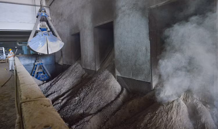 Nhà máy sử dụng công nghệ đốt rác bằng lò ghi cơ học của Bỉ, tro xỉ sau quá trình đốt được tận dụng làm vật liệu xây dựng.