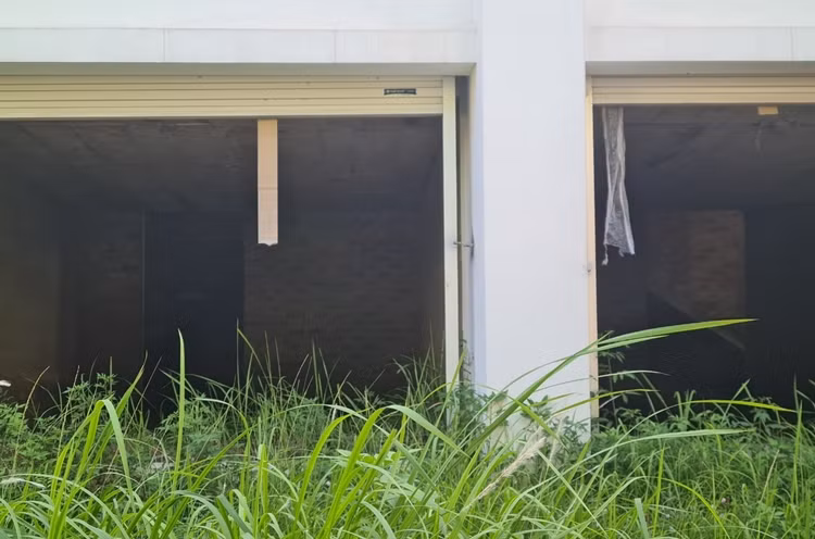 Hình ảnh hoang hóa bên trong căn biệt thự tại dự New House City Quốc Oai 2.000 tỷ của Tập đoàn Lã Vọng.