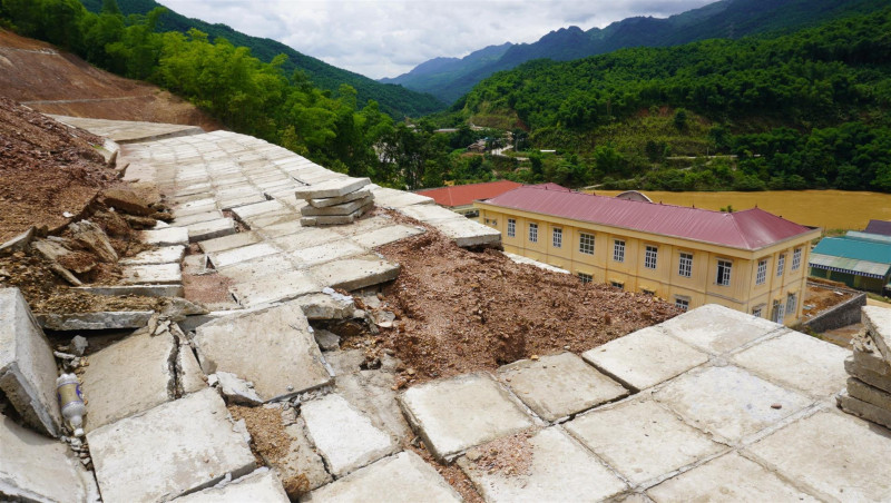 Tổng kinh phí thực hiện dự án là gần 37 tỷ đồng. Nhà thầu thi công được chỉ định thực hiện dự án là Công ty cổ phần Sun Việt (ở Khu công nghiệp Đình Hương, phường Đông Cương, TP.Thanh Hóa). (Ảnh: CAND).