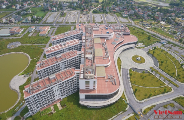 Dự án cơ sở 2 của Bệnh viện Bạch Mai có quy mô 1 nghìn giường bệnh nội trú và đáp ứng khoảng 5 nghìn lượt khám mỗi ngày, với tổng diện tích sàn xây dựng trên 123 nghìn m2, được xây dựng gồm 1 tầng hầm và 6 tầng nổi. (Ảnh: VietnamFinace).