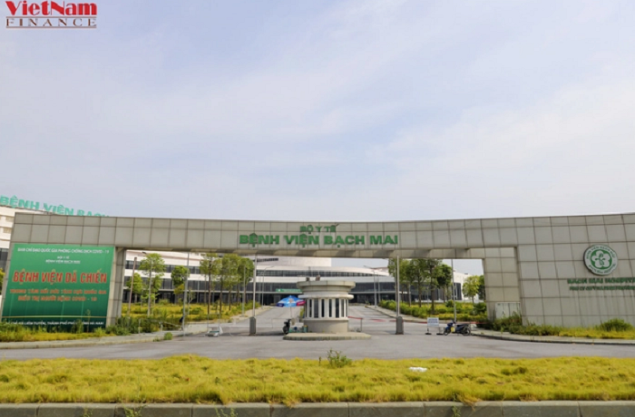 Bệnh viện Bạch Mai cơ sở 2 mới hoàn thiện giai đoạn 1 nên chỉ đảm bảo được chức năng khám ngoại trú và cấp cứu ban đầu. Sau một năm đi vào hoạt động, tháng 3/2020, bệnh viện thông báo chính thức tạm dừng tiếp nhận bệnh nhân. (Ảnh: VietnamFinace).