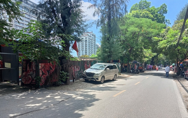 Bên cạnh đó, đường Đặng Thai Mai (phường Quảng An, quận Tây Hồ, Hà Nội) cũng nằm trong khu vực quy hoạch đất cây xanh trong tương lai.