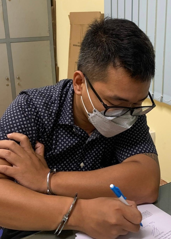 Thu doan lua dao tinh vi cua CEO Cong ty Nha Dat Viet