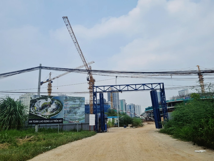 Dự án này khởi công từ tháng 11/2021, do Ban quản lý dự án đầu tư xây dựng công trình văn hóa - xã hội TP Hà Nội làm chủ đầu tư với tổng mức đầu tư gần 1.400 tỷ đồng.