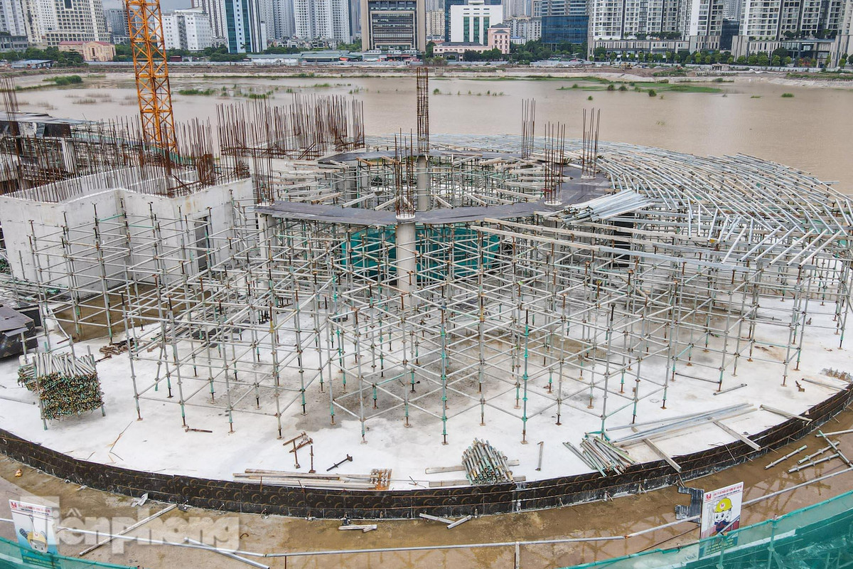 Các hạng mục của dự án đang khẩn trương được hoàn thiện. (Ảnh: Tiền Phong).