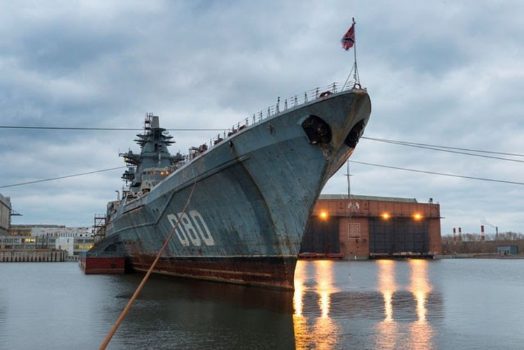 Tờ báo Trung Quốc nói thêm: "Nga có nhiều chiến hạm nhỏ và hiệu quả theo ý mình, nhưng chúng không thể đáp ứng đầy đủ nhu cầu của đất nước, vì vậy Moskva quyết định hiện đại hóa nhiều tàu lớn được đóng dưới thời Xô Viết".