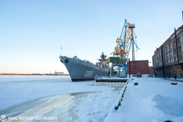 Trang Sohu của Trung Quốc cho rằng: "Một trong những tàu chiến lớn nhất của hải quân Nga - chiếc Đô đốc Nakhimov thuộc Dự án 1144 Orlan đang trải qua quá trình hiện đại hóa toàn diện tại nhà máy Sevmash".