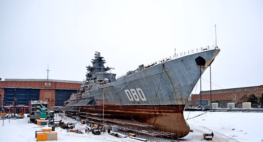 "Sau khi hoàn thành công việc, con tàu sẽ nhận được hệ thống chiến đấu mới có sức mạnh rất cao, rõ ràng sau thời kỳ khó khăn những năm 1990 thì hải quân Nga đã trở lại mạnh mẽ", chuyên gia quân sự của Sohu nhận định.