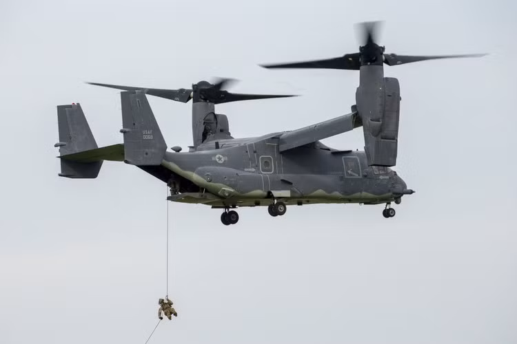 Trung tá Jason Hock, chỉ huy trung đội đặc nhiệm 21, cho biết về cơ bản cuộc tập trận là một phản ứng với COVID-19 cũng như đảm bảo sức khỏe cho các nhân viên hàng không.