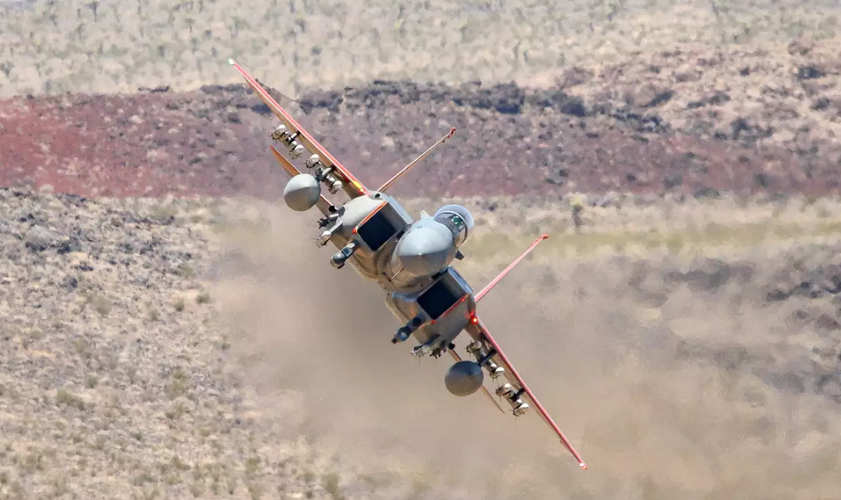 Mặt khác F-15EX được phát triển dựa trên tiêm kích F-15 huyền thoại.