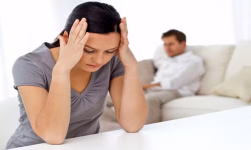 Chong co con rieng, vo dau dau doi pho voi tinh dich