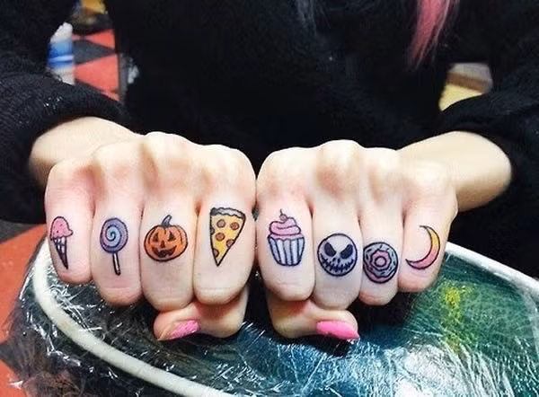 Mẫu Tattoo phong cách Halooween rất được các bạn trẻ ưa chuộng, đặc biệt là chị em phụ nữ.