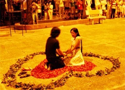 Doan tinh cach cua chang qua cach to tinh