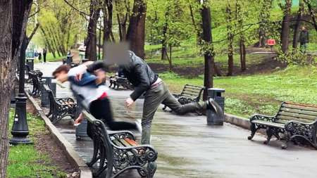 Không phải chỉ những đại gia lớn tuổi mà ngay cả những thiếu gia ít tuổi thôi cũng có những hành động hỗn xược không kém. Igor Neklyudov, 16 tuổi, con trai của tỷ phú Grigory Mamurin là một ví dụ.