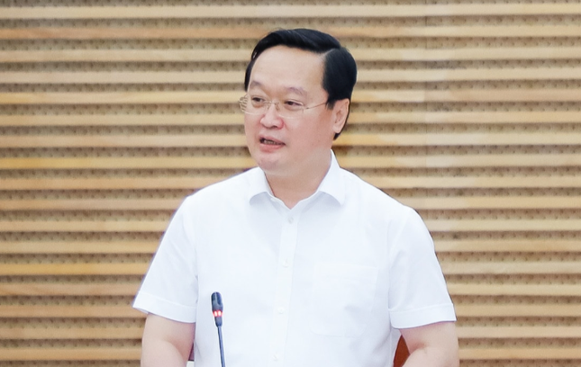 Chiều 11/11, tại Hội nghị Ban Thường vụ Tỉnh uỷ, ông Nguyễn Đức Trung - Phó Bí thư Tỉnh ủy, Chủ tịch UBND tỉnh Nghệ An được Ban Chấp hành Đảng bộ tỉnh tín nhiệm bầu giữ chức vụ Bí thư Tỉnh ủy Nghệ An, nhiệm kỳ 2020 – 2025. Ông Nguyễn Đức Trung sinh năm 1974, quê xã Tĩnh Hải, thị xã Nghi Sơn (Thanh Hóa), là Thạc sĩ kinh tế, trình độ lý luận chính trị: Cao cấp. 