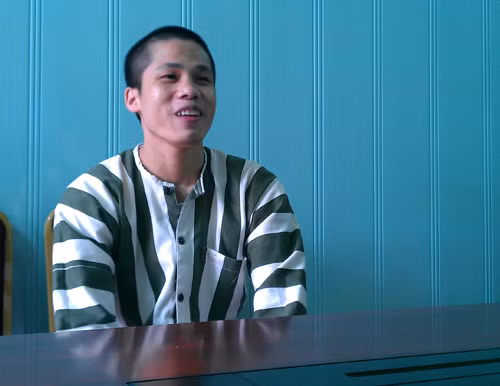 Khi xác chị P được phát hiện, hắn vẫn tới hiện trường nghe ngóng tình hình, xem khám nghiệm tử thi, giúp gia đình lo việc hậu sự cho tới khi bị mời lên công an làm việc và bị bắt. Với tội ác đã gây ra, Hồ Xuân Phú bị TAND Hải Phòng kết án tử hình.