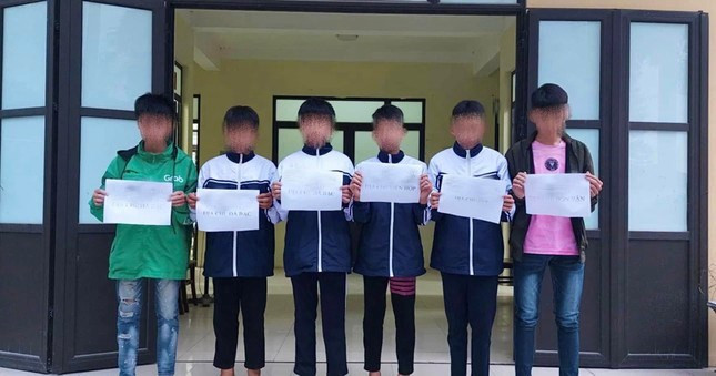 Hòa Bình: Nhóm thiếu niên mang “phóng lợn” đi giải quyết mâu thuẫn Hoa Binh: Nhom thieu nien mang “phong lon” di giai quyet mau thuan