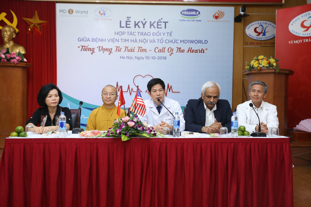 Le ky ket hop tac trao doi y te giua MD1WORLD va benh vien Tim Ha Noi-Hinh-7