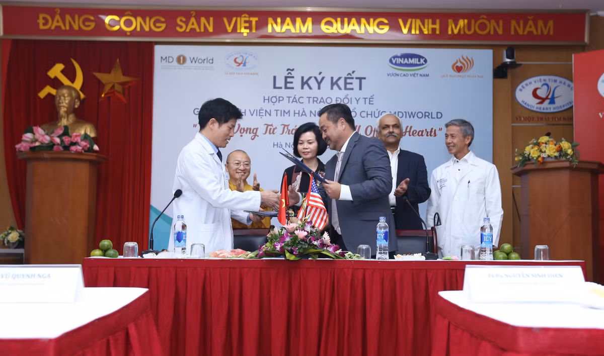 Le ky ket hop tac trao doi y te giua MD1WORLD va benh vien Tim Ha Noi-Hinh-2