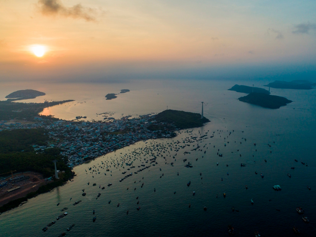 Di Phu Quoc cuoi nam thoi, gia ve cap treo chua bao gio hap dan den the-Hinh-4