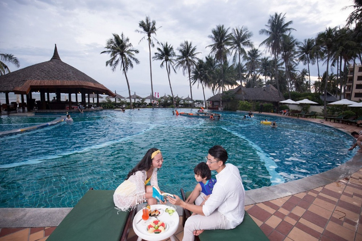 Tap doan khach san Muong Thanh ra mat MV “Hanh trinh yeu“-Hinh-3