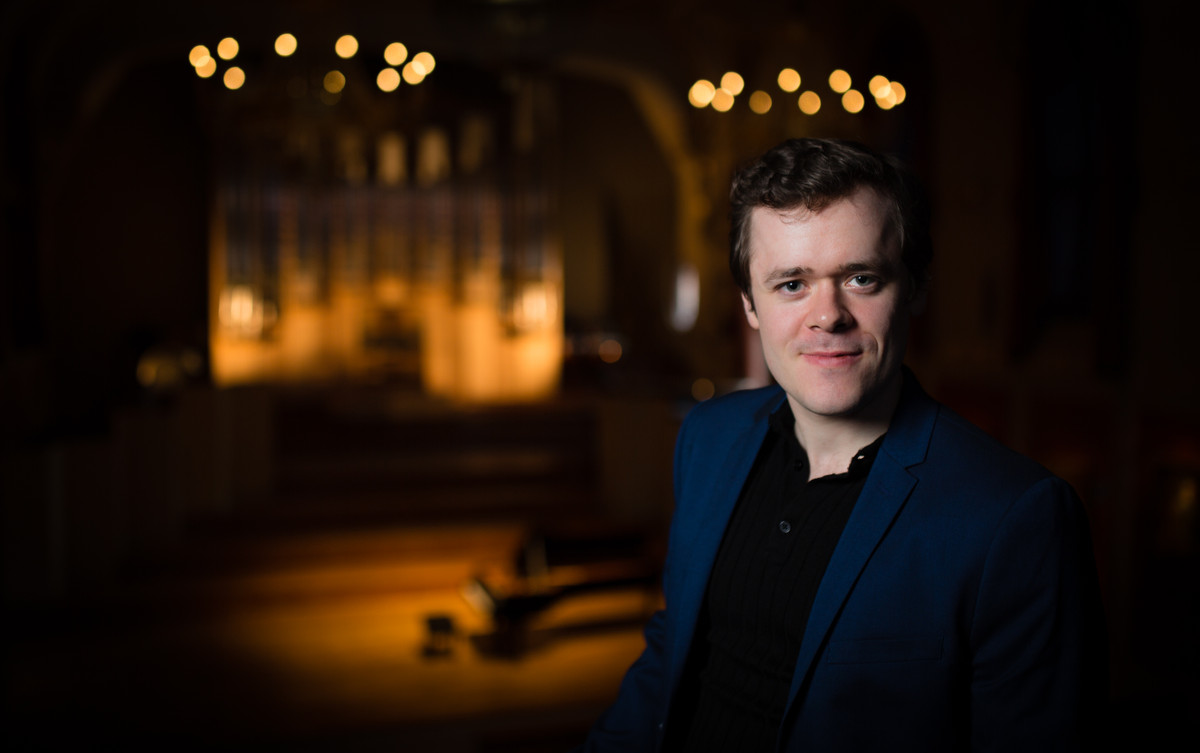 Nghe sy piano hang dau nuoc Anh bieu dien cung Sun Symphony Orchestra tai Ha Noi-Hinh-2