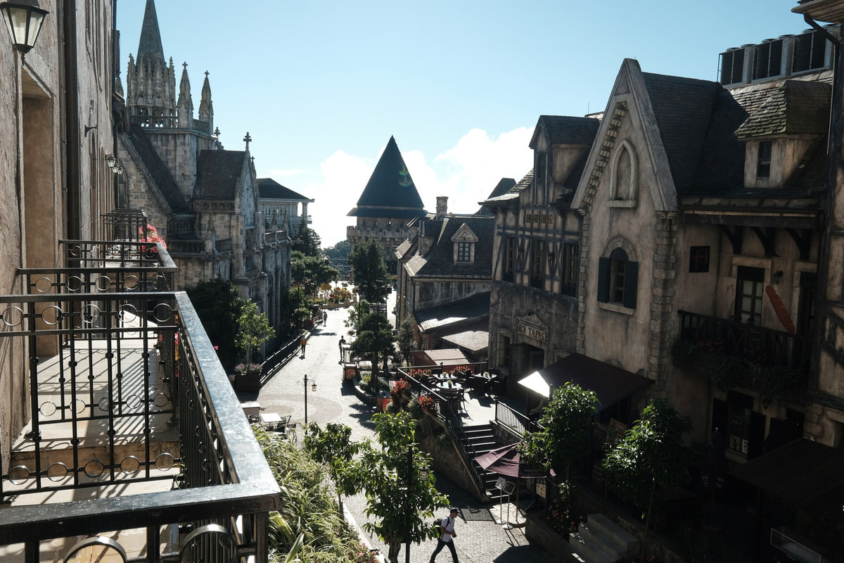 Mercure Danang French Village Bana Hills duoc vinh danh “Khach san lang man nhat the gioi”-Hinh-3