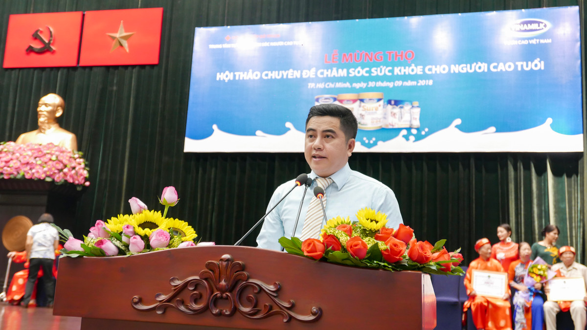 Vinamilk mung tho, cham soc suc khoe cho 1.000 nguoi cao tuoi-Hinh-8