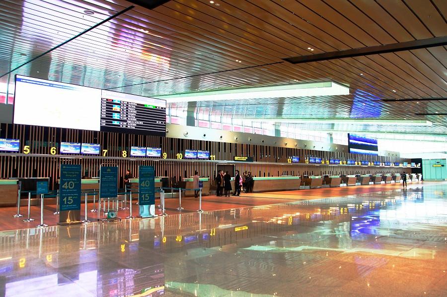 San bay quoc te Van Don dep lang man trong dem-Hinh-11