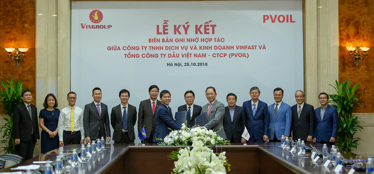 Vinfast va PV oil hop tac trien khai tram sac va thue Pin cho xe dien