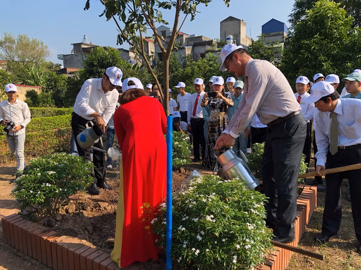 Toyota Viet Nam va hanh trinh chung tay xanh hoa hoc duong 2018-Hinh-5