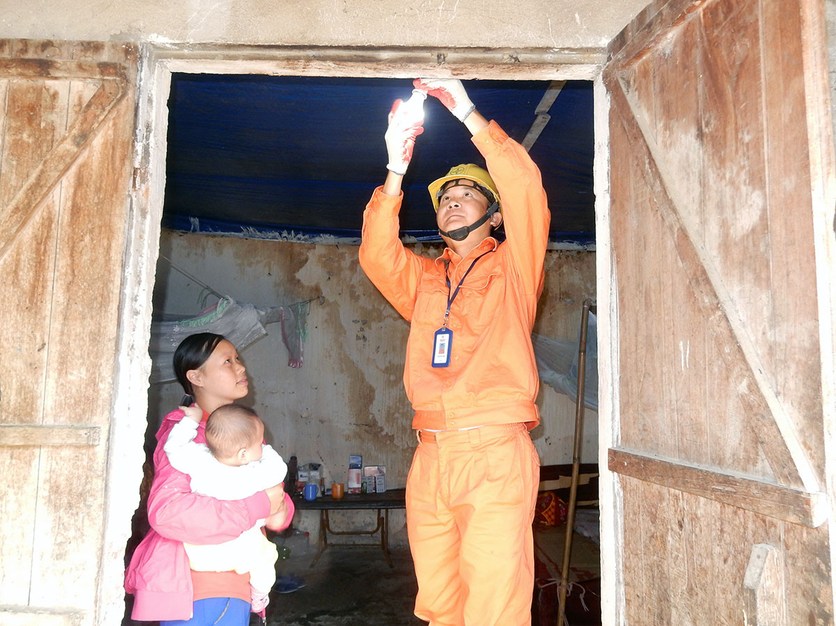 EVN HANOI: Phat trien ben vung luon gan voi trach nhiem truoc cong dong xa hoi-Hinh-5