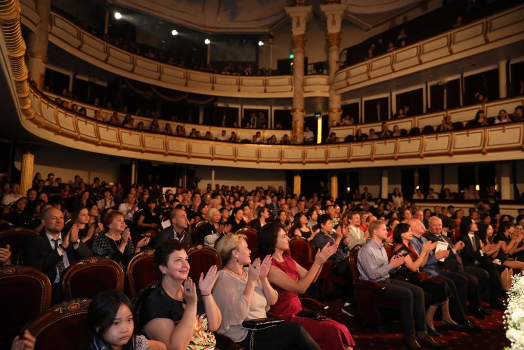 Man doc tau dinh cao cua nghe si violin Sergei Dogadin chinh phuc fan HN-Hinh-2