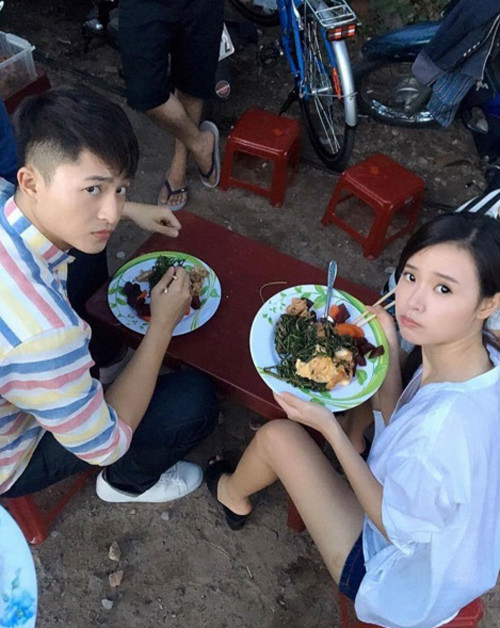 Hình ảnh ngộ nghĩnh của cặp đôi ngoài đời thường.